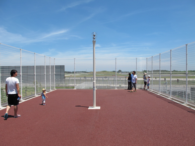 RWY16Lエンドの展望台 RWY16Lエンドの展望台
